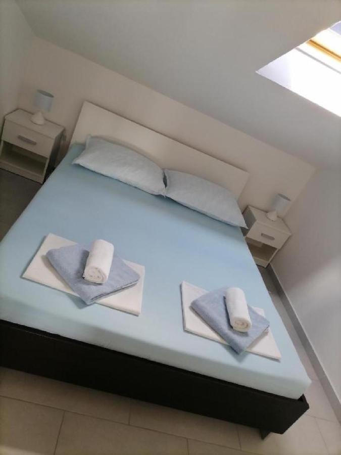 Apartman Sutalo Komarna Exterior foto